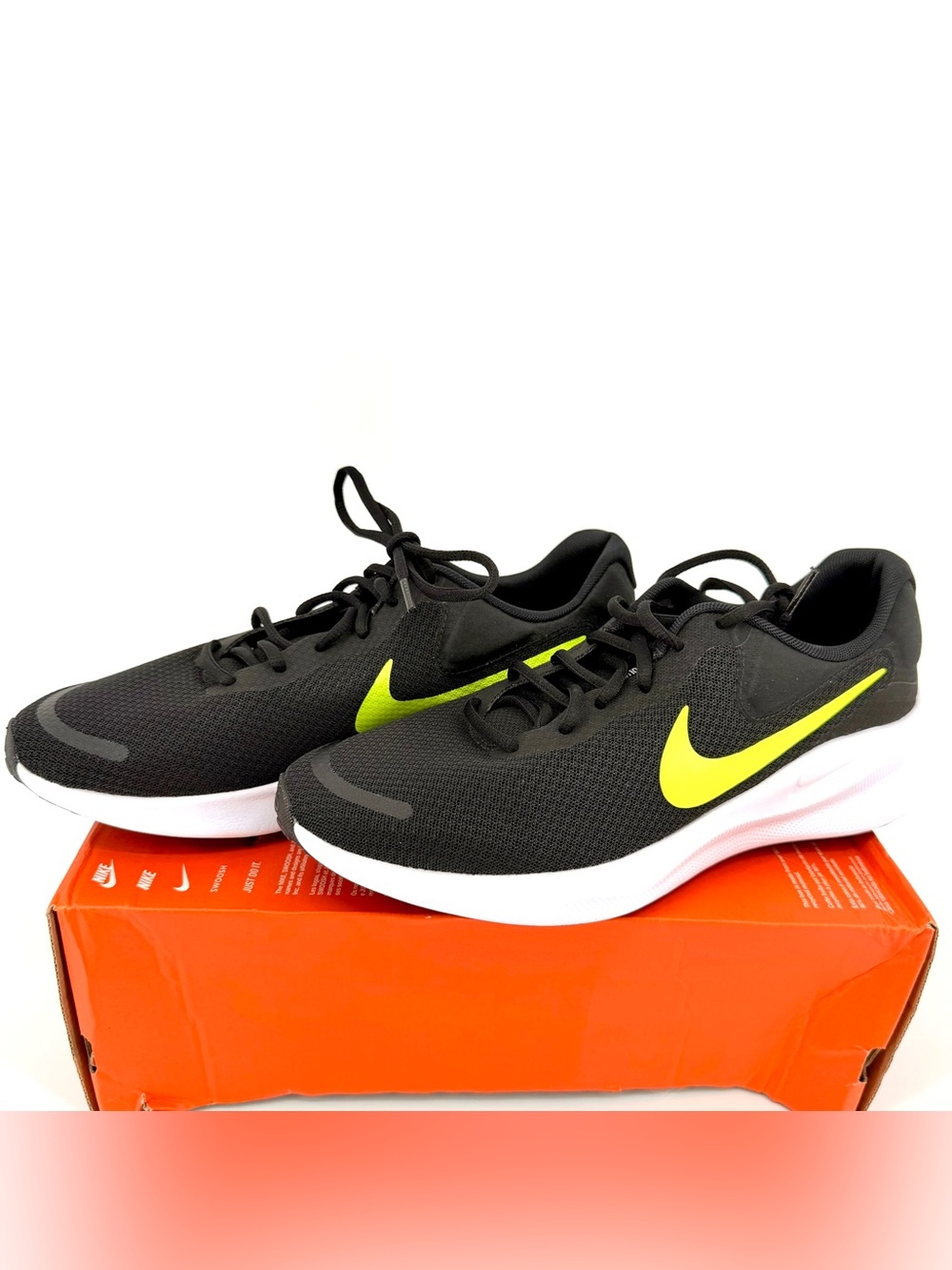 Nike Revolution 7 Black Volt Running Shoes Men’s 9 FB2207-010